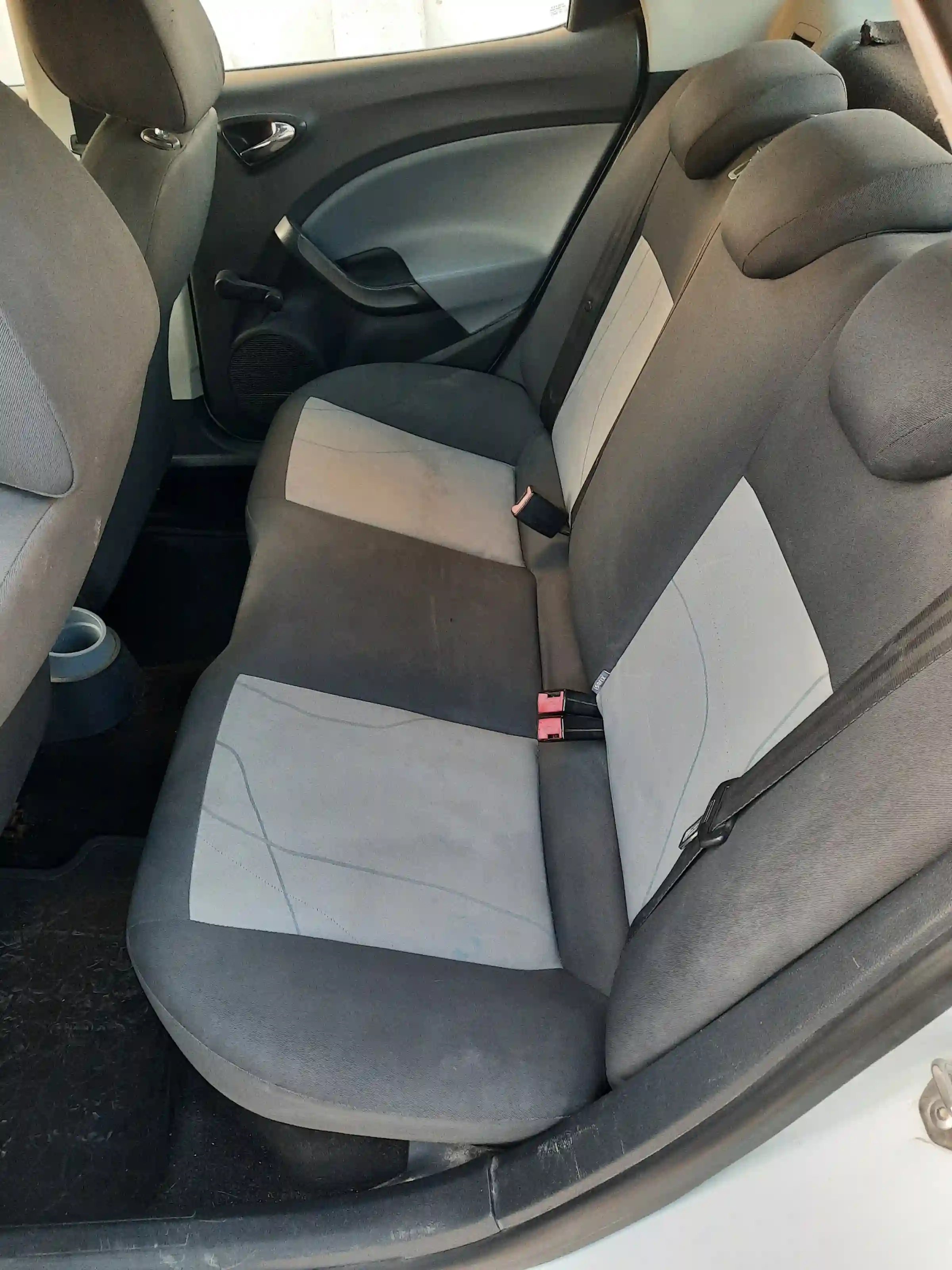 Seat Ibiza 5cv à Ariana Essoughra - Vue 1