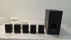 Subwoofer et 5 Enceintes Samsung