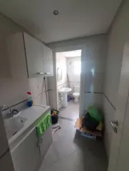 Bureau Meublé 5 Pièces 200 m² au 1er Étage à la Zone Industrielle