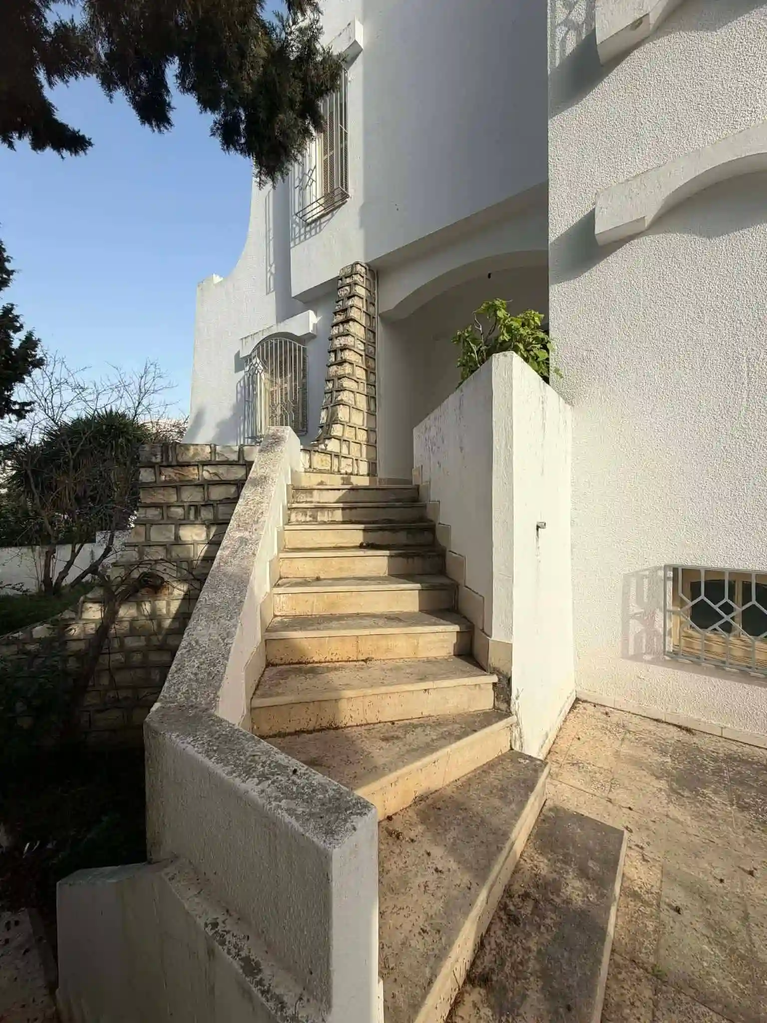 Villa 1220 md Ennasr 2 à Cite Ennasr 2 - Vue 3