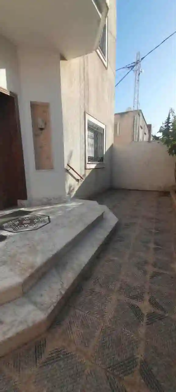 R Plus 2 Étages Standing à La Mannouba - Vue 2