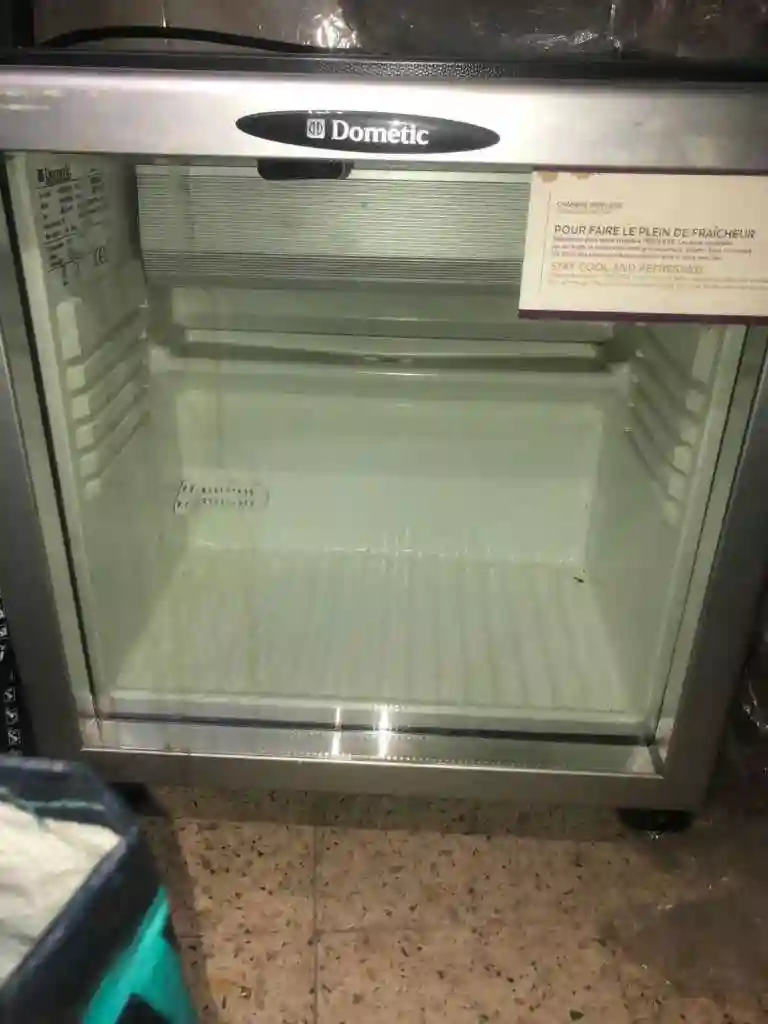 Minibar de la Marque Dometic Très Bonne État - Vue 1