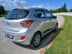 Hyandai Grand I 10 Première Main EN Excellent État Boîte Manuelle