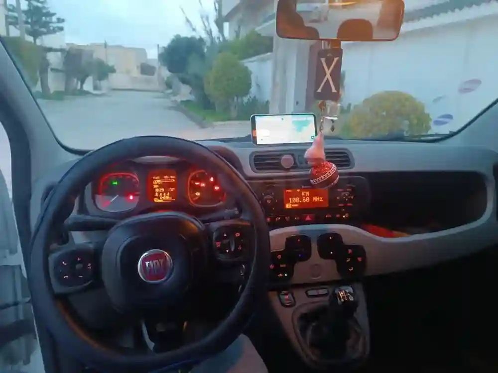 2023 Fiat Panda Cross 1ere Main 4 Cylindres tt Options - Vue 5