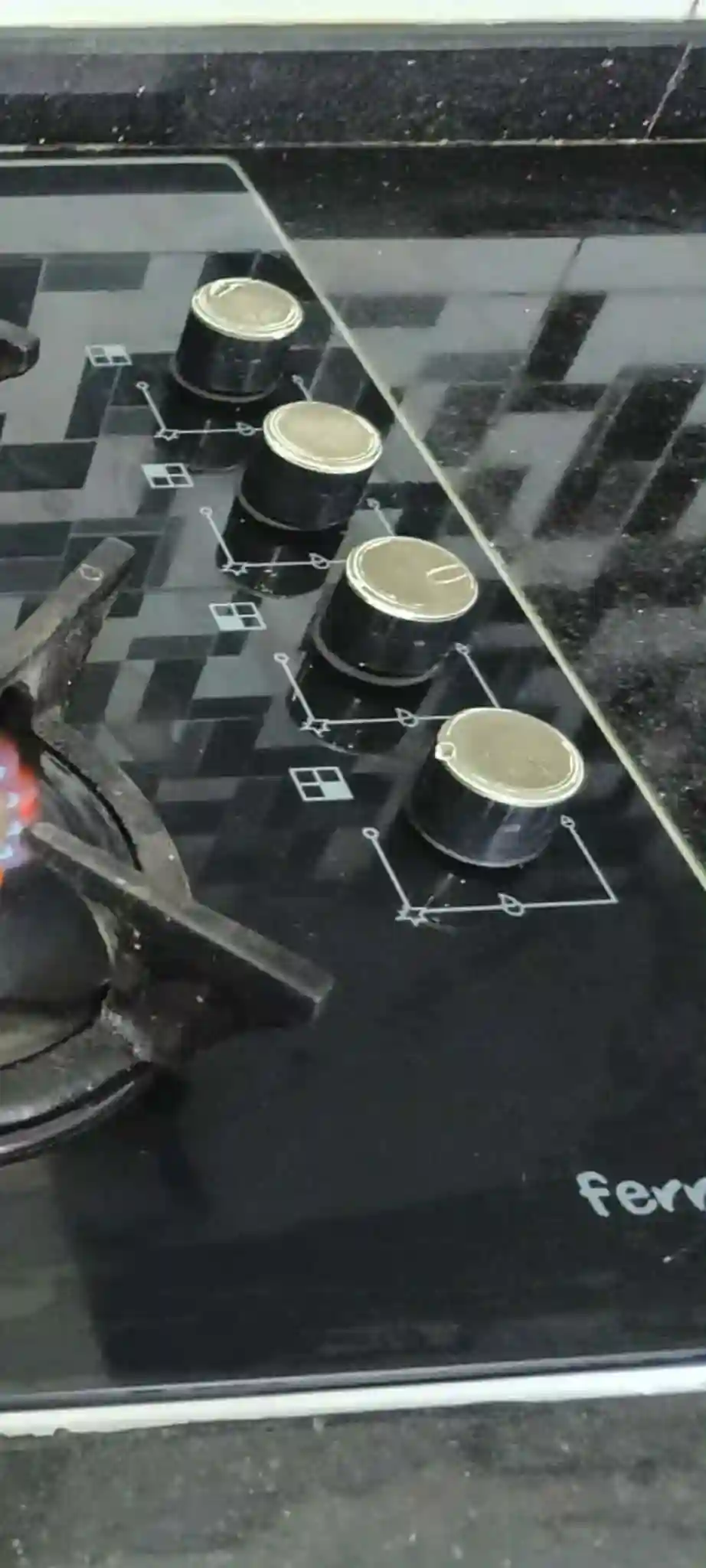 Plaque et Hotte Aspirante Ferré en Tres bon Etat à El Kram - Vue 1