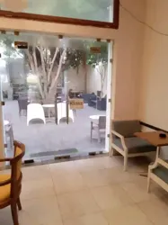 Serveuse Pour Salon de thé Espace Fêtes à Le Bardo