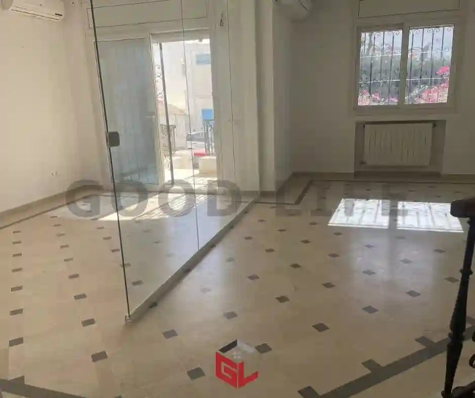 Triplex de 200 m2 au lac 1 à Berge Du Lac - Vue 3